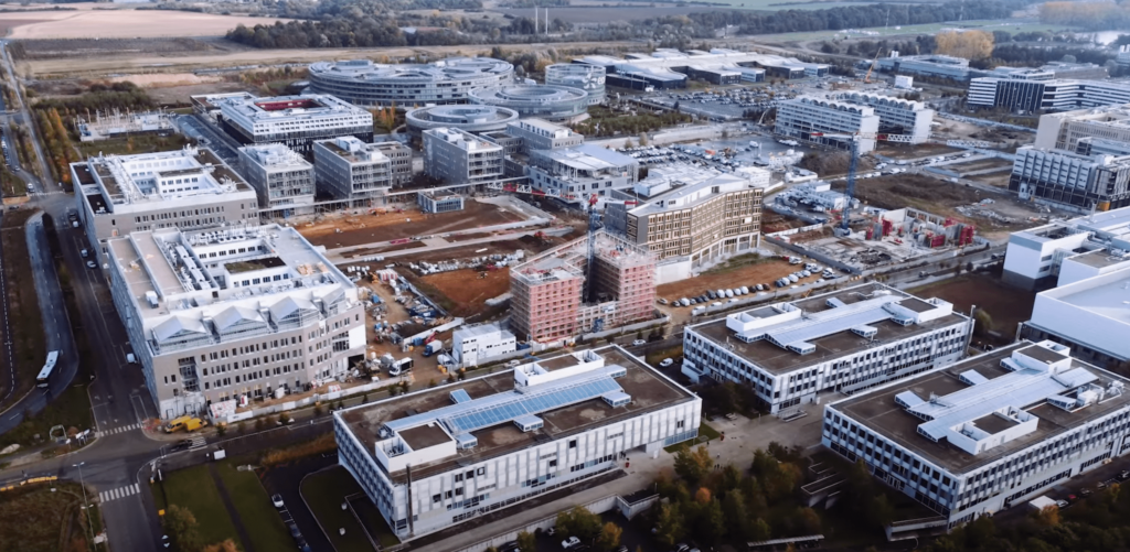 Avec Decarbonized City, l’agglomération Paris-Saclay, l’IRT SystemX et Cosmo Tech mettent l’intelligence artificielle au service de la transition énergétique